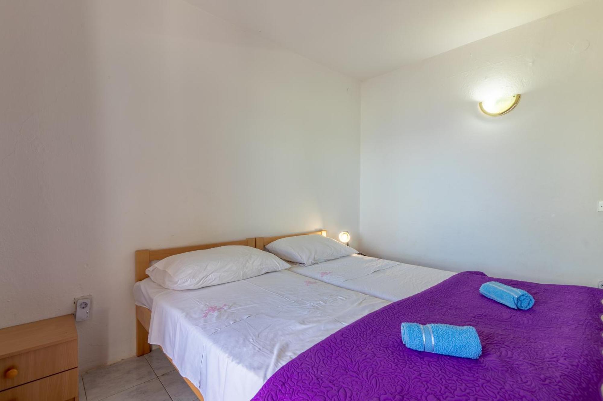 Seaside Secluded Apartments Cove Torac, Hvar - 575 Gdinj Room photo
