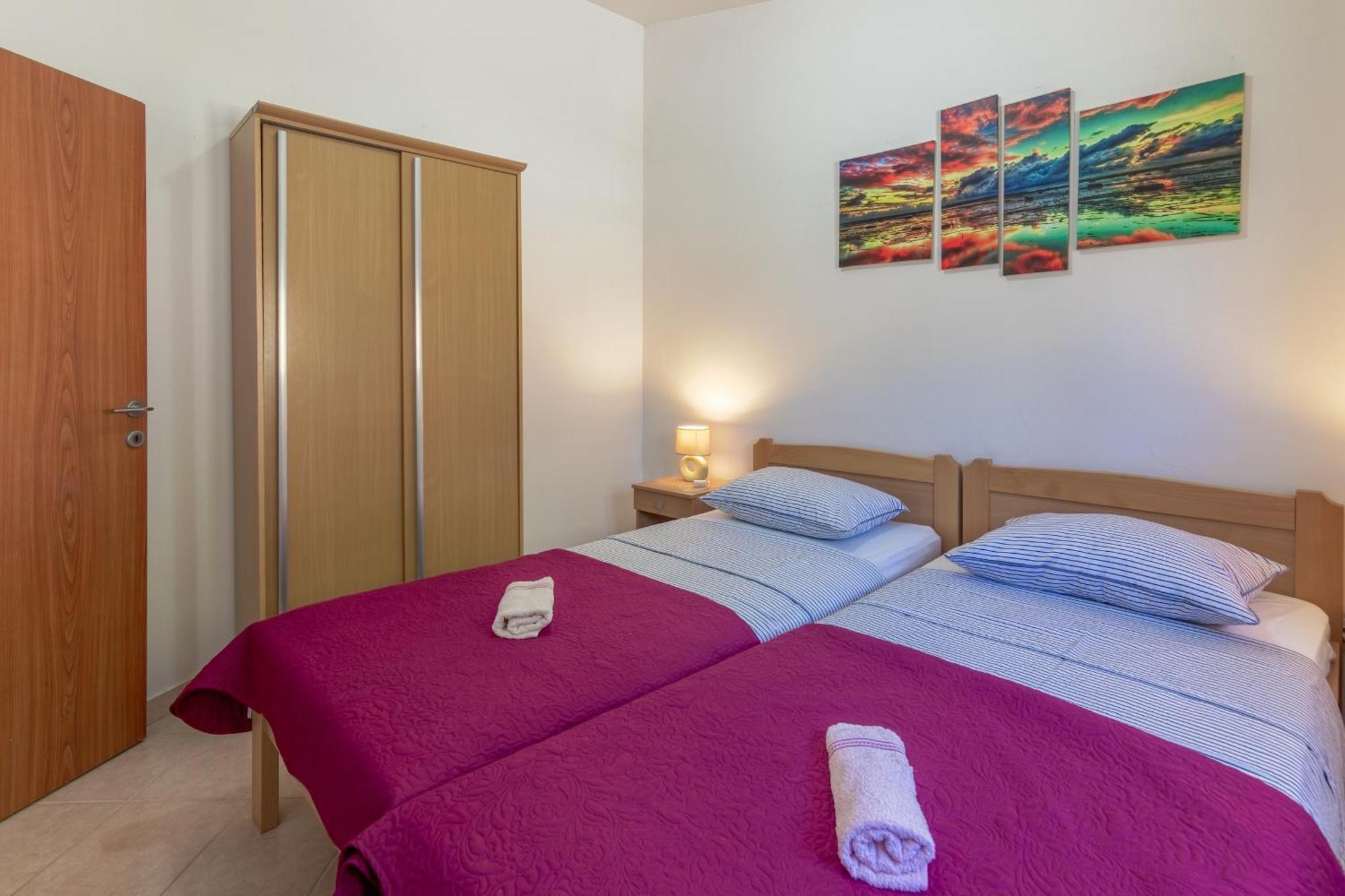 Seaside Secluded Apartments Cove Torac, Hvar - 575 Gdinj Room photo